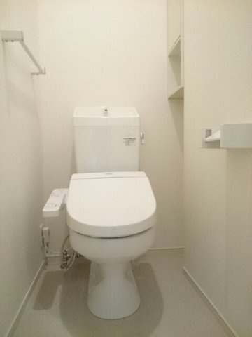 ソレイュ・メゾンⅠのトイレ|ゆったりとした空間のトイレです
