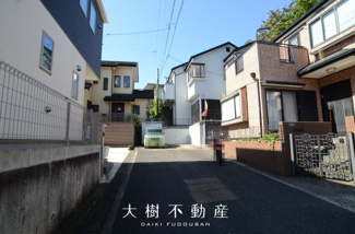 【前面道路含む現地写真】
