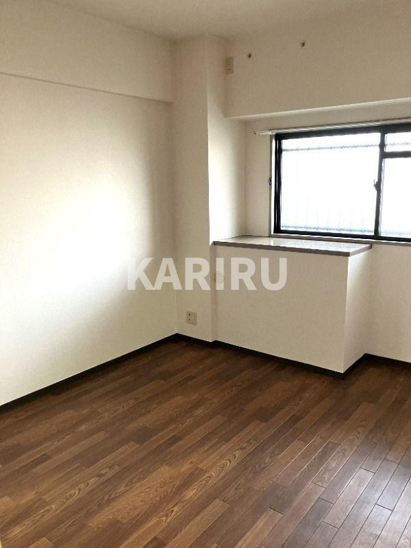 フルラーレの洋室