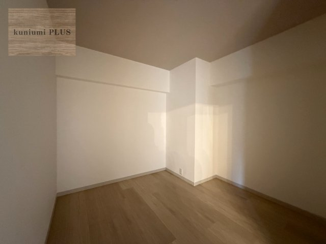 日商岩井京橋ハイツの洋室