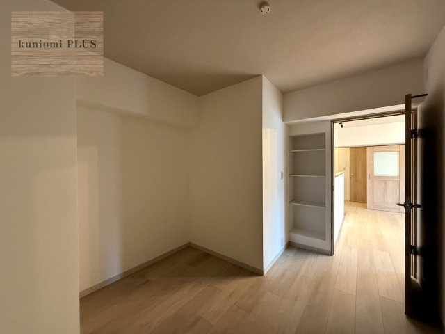 日商岩井京橋ハイツの洋室