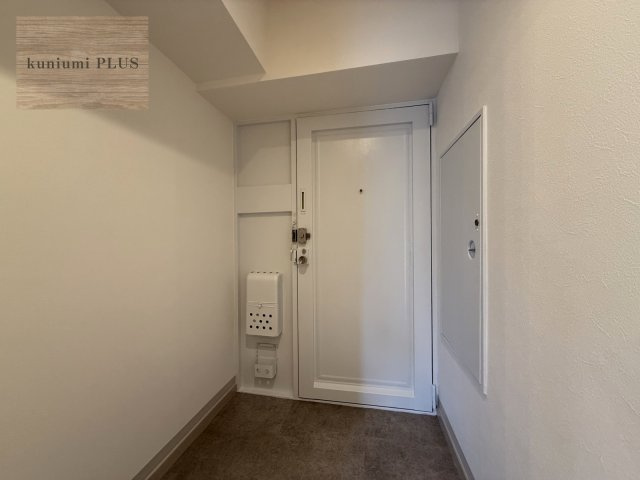 日商岩井京橋ハイツの玄関