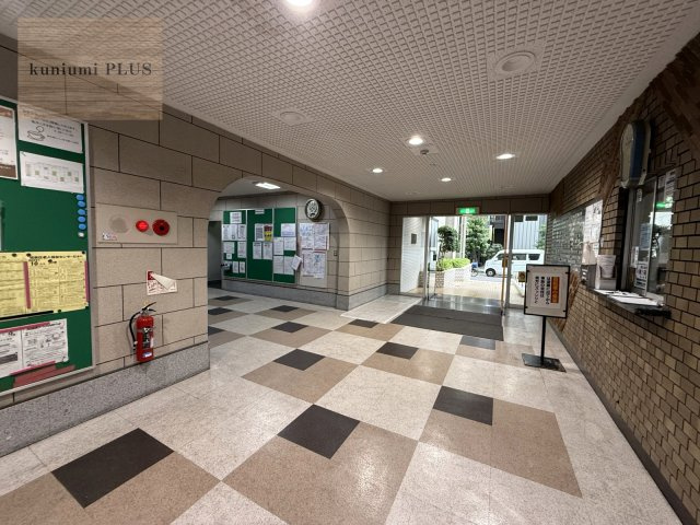 日商岩井京橋ハイツのエントランス