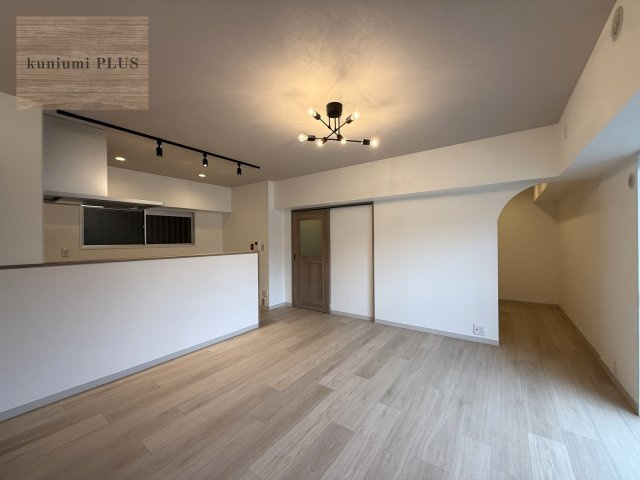 日商岩井京橋ハイツの居間・リビング