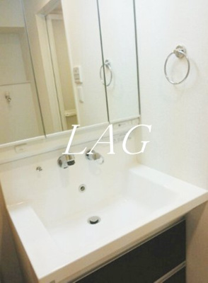 【洗面所】 | レフィナード | 独立洗面台です。