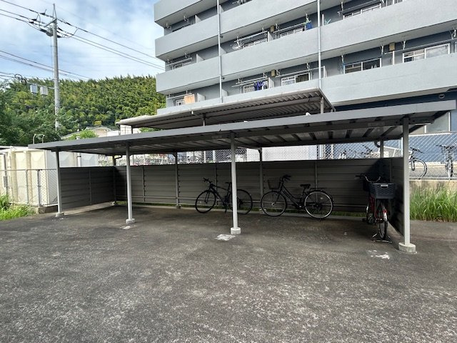 アーデント熊野の駐輪場