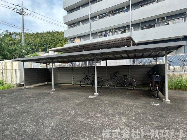 アーデント熊野の駐輪場