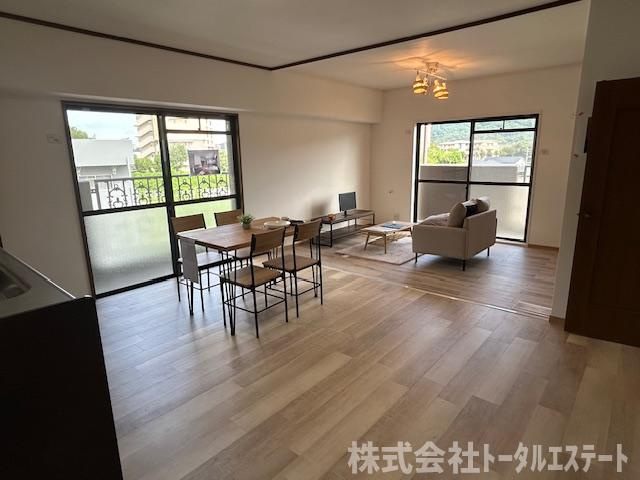 アーデント熊野の居間・リビング