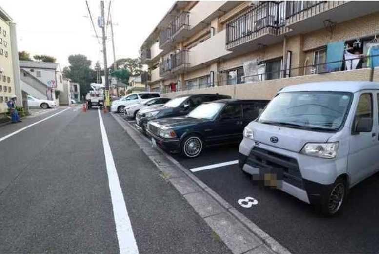 日香苑Ⅰ　礼金0　最上階　南向きの駐車場