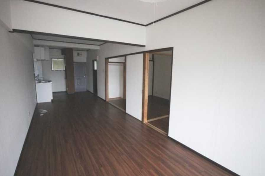 日香苑Ⅰ　礼金0　最上階　南向きの居間・リビング