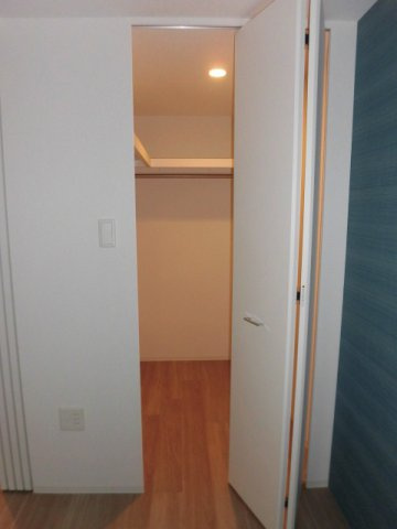 大阪市中央区南久宝寺町１丁目の賃貸マンションの収納