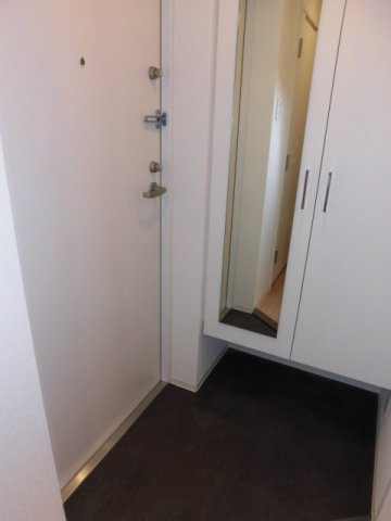 大阪市中央区南久宝寺町１丁目の賃貸マンションの玄関