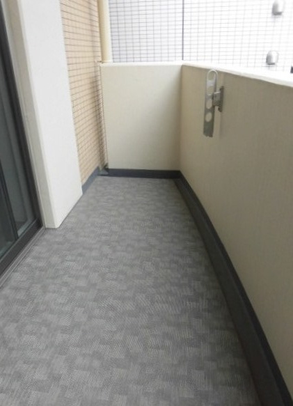 大阪市中央区南久宝寺町１丁目の賃貸マンションのバルコニー