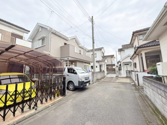 【前面道路含む現地写真】 | 川越市下広谷　中古戸建　「鶴ヶ島駅」徒歩18分　敷地33坪　【広谷小学区】