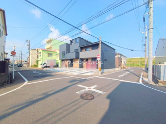 【前面道路含む現地写真】