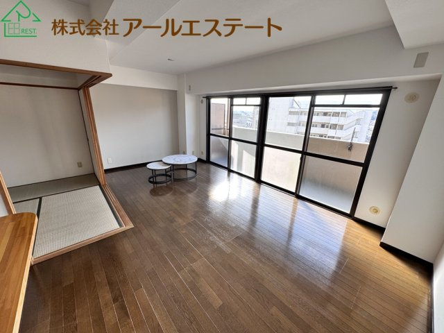 ライオンズマンション姫路東今宿　JR姫新線「播磨高岡駅」徒歩14分の居間・リビング