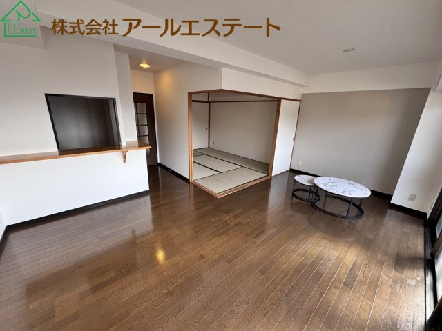 ライオンズマンション姫路東今宿　JR姫新線「播磨高岡駅」徒歩14分の居間・リビング