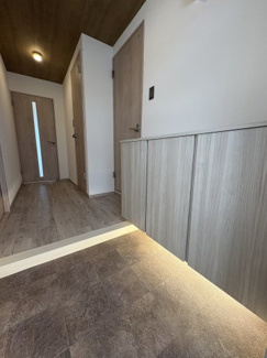 【玄関】 | エクセレンス三萩野