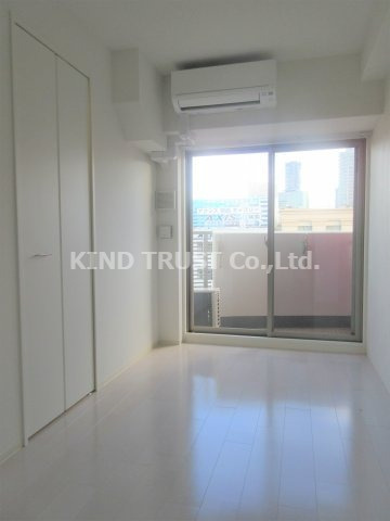 セレニテ梅田ルフレの居間・リビング|居間です