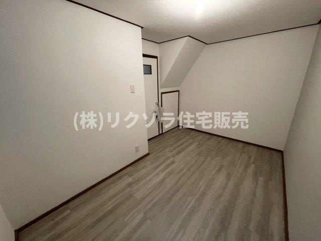 池之宮1丁目　中古一戸建ての洋室|洋室5.0帖
■物件内覧・資金計画相談・住宅ローン相談、リフォーム相談、お問合せ受付中■
※当日・翌日のご内覧、ご相談はお電話でのお問合せがスムーズです！