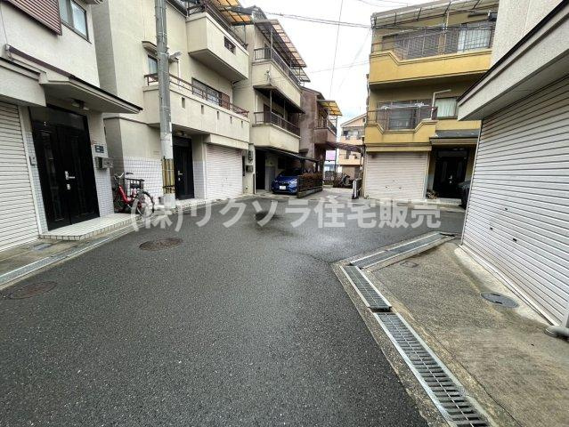 池之宮1丁目　中古一戸建ての前面道路含む現地写真|前道　北　幅員4.7ｍ　西　幅員4.7ｍ
■物件内覧・資金計画相談・住宅ローン相談、リフォーム相談、お問合せ受付中■
※当日・翌日のご内覧、ご相談はお電話でのお問合せがスムーズです！
