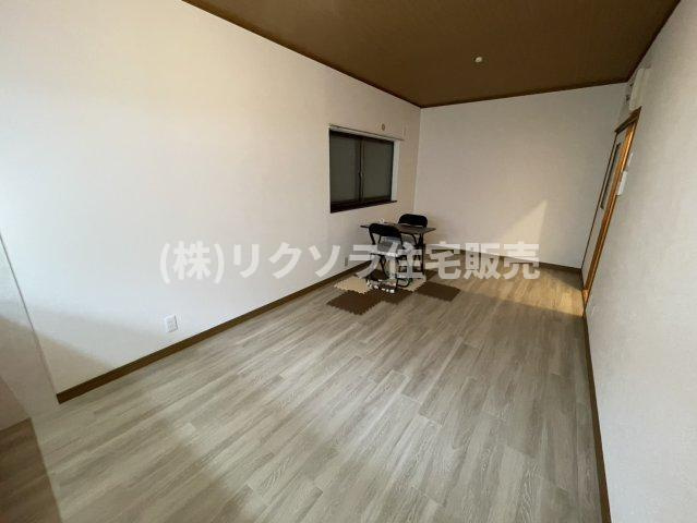 池之宮1丁目　中古一戸建ての居間・リビング|LDK10.5帖
■物件内覧・資金計画相談・住宅ローン相談、リフォーム相談、お問合せ受付中■
※当日・翌日のご内覧、ご相談はお電話でのお問合せがスムーズです！