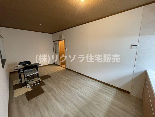 池之宮1丁目　中古一戸建ての居間・リビング|LDK10.5帖
■物件内覧・資金計画相談・住宅ローン相談、リフォーム相談、お問合せ受付中■
※当日・翌日のご内覧、ご相談はお電話でのお問合せがスムーズです！