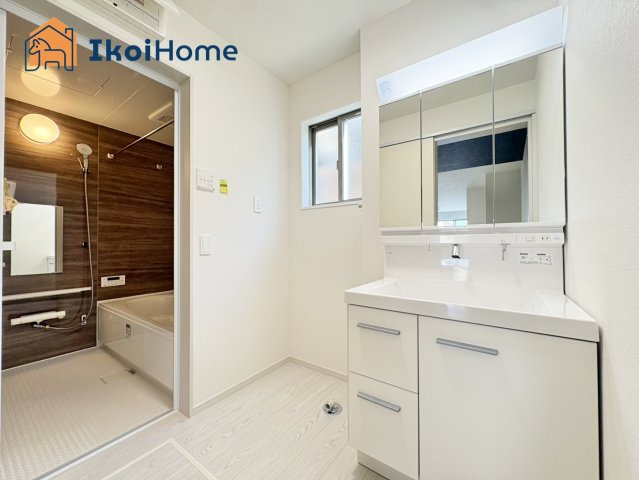 明石市太寺天王町　全3棟　1号棟　新築戸建の洗面所|【ホームページに現地動画掲載中】●年中無休：当日予約可●洗濯パン未設置。約5000〜15000円で可