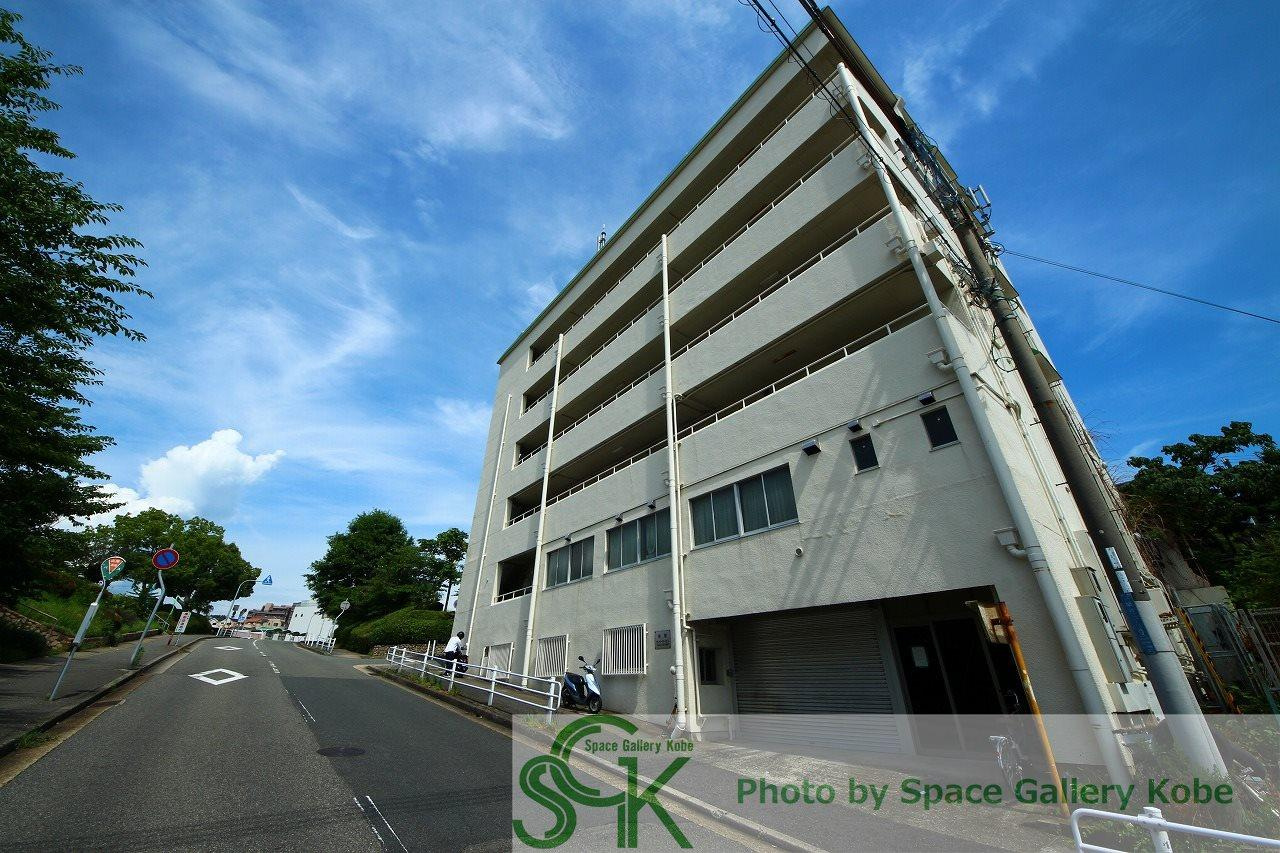 多聞台パークシャトーの外観