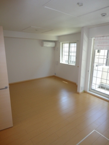 ハピネス中ノ島の居間・リビング