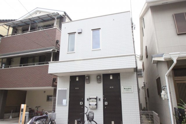 東大阪市御厨南３丁目の賃貸マンションの外観