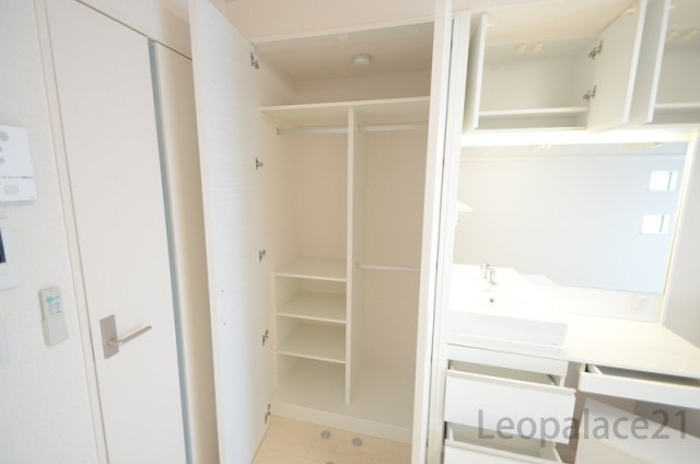 レオネクストコントワール御影弓場の内装|明るい室内です