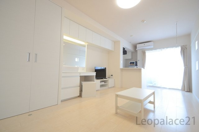 レオネクストコントワール御影弓場の居間・リビング|こちらの居間で趣味の時間をお楽しみください