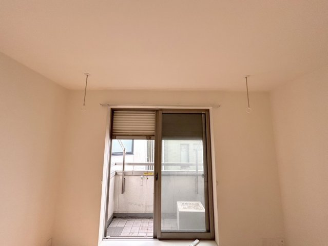 ＳＨレジデンスの設備|防犯シャッター/室内物干し