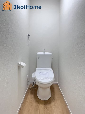 明石市太寺天王町　全3棟　2号棟　新築戸建のトイレ|【ホームページに現地動画掲載中】●年中無休：当日予約可●1階・2階ウォッシュレット付のお手洗い。