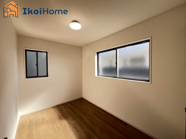 明石市太寺天王町　全3棟　2号棟　新築戸建の寝室|【ホームページに現地動画掲載中】●年中無休：当日予約可●収納が広く、荷物が多いお子様なども安心です。