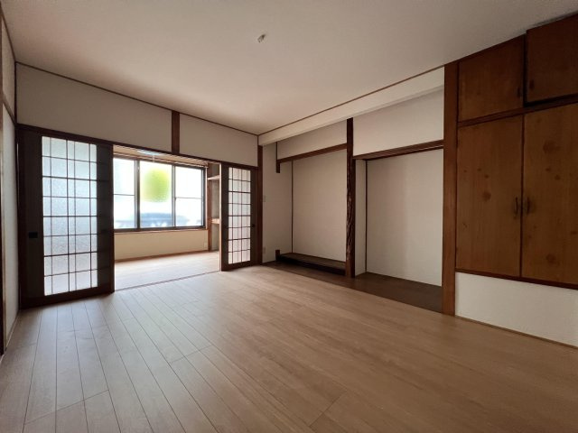 丸山邸貸家の居間・リビング|ゆったり過ごせる居間です