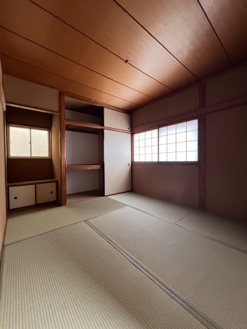 丸山邸貸家の収納|い草の香りが落ち着く素敵な和室です