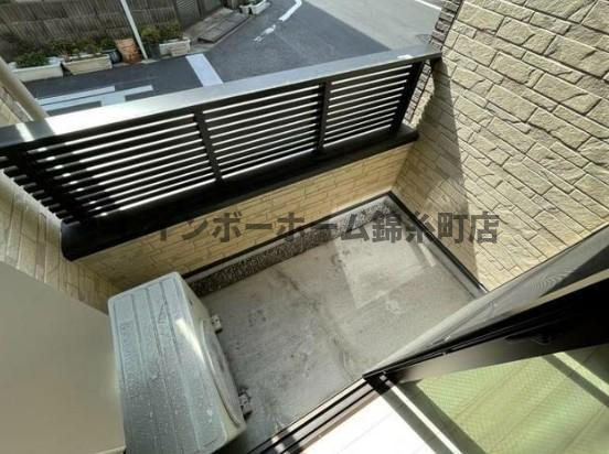 ルッシェロ平井のバルコニー