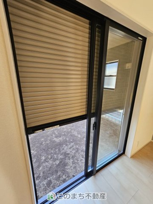 【設備】 | LiveleGarden.S第2下野緑　1号棟 | 1階掃出し窓はシャッター雨戸で防犯性アップ♪