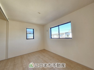 【洋室】 | LiveleGarden.S第2下野緑　1号棟 | 大切なプライベート空間は、趣味に合わせて使って頂けるようシンプルに仕上げてあります。