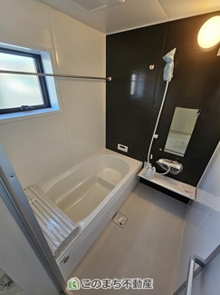 【浴室】 | LiveleGarden.S第2下野緑　1号棟 | ゆったりと入れるフルオートバスはお子様との団らんバスタイムが楽しめます♪
足を伸ばしてゆったりくつろげる１坪バスルームです☆