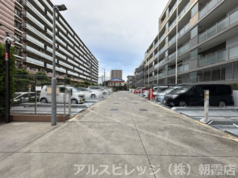 グローリオ志木柏町の駐車場
