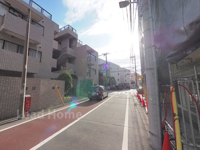 【その他】 | ロイヤルヴィーゼ学芸大学 | 前面道路