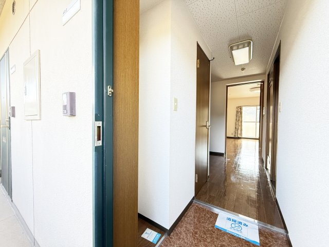 カレッジヒルズの玄関