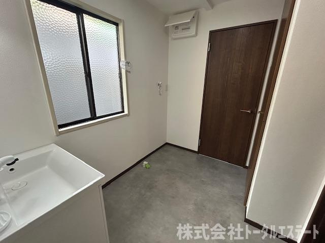 下関市勝谷新町4丁目中古戸建の洗面所