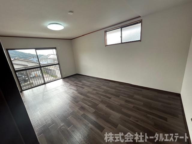 下関市勝谷新町4丁目中古戸建の洋室