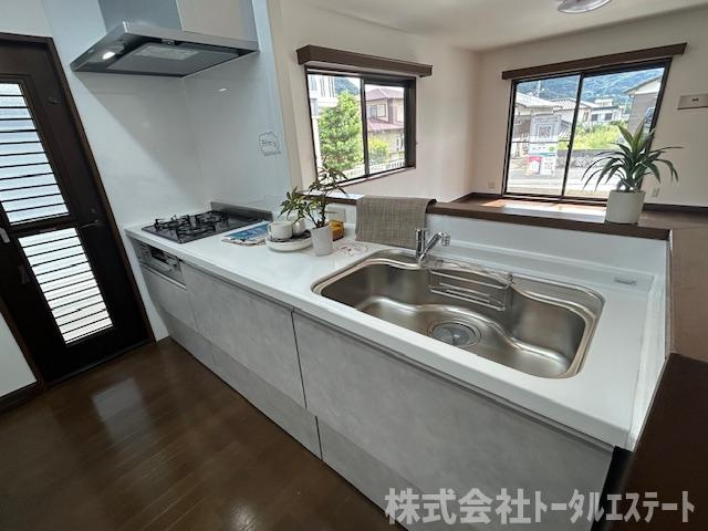 下関市勝谷新町4丁目中古戸建のキッチン