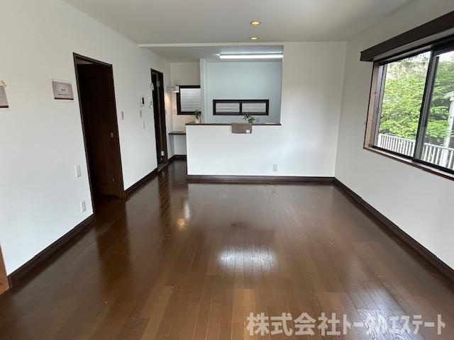 下関市勝谷新町4丁目中古戸建の居間・リビング