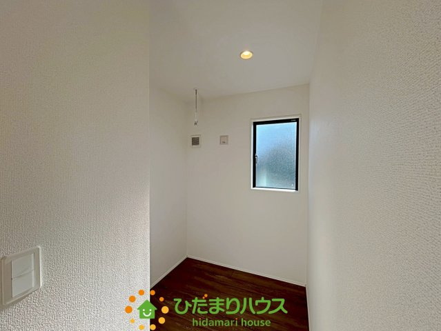 羽生市加羽ヶ崎　新築一戸建て　02　グラファーレのランドリースペース|ホスクリーンがついた室内干しスペースです！